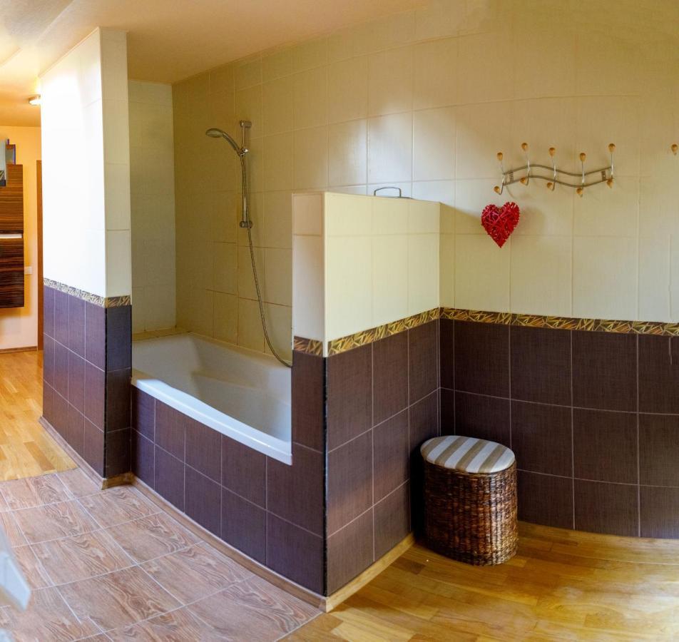 Bash Village House Ventspils Exterior foto